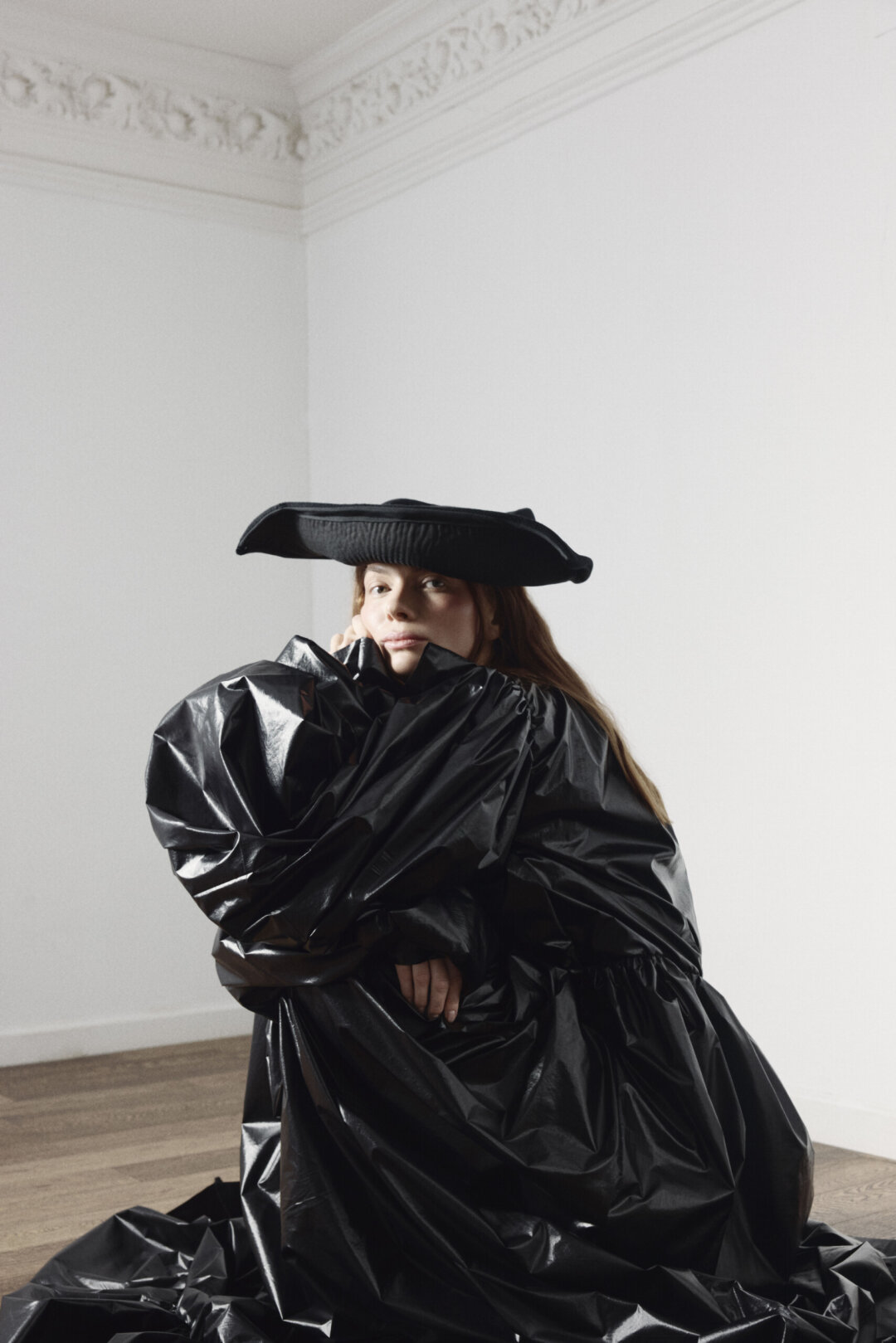 На Анне: платье Milana Malyugina, шляпа Arendaclothes, туфли Wysh