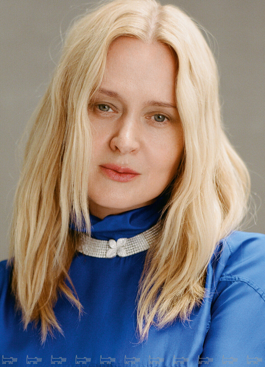 На Анне: колье PASQUALE BRUNI из коллекции Heart to Earth (MERCURY), блуза LANVIN (все — ЦУМ)