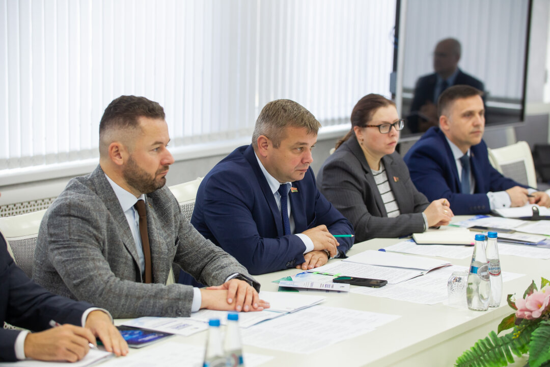 Заместитель Председателя Правления Национального банка Республики Беларусь Андрей Картун, Министр промышленности Республики Беларусь Андрей Кузнецов