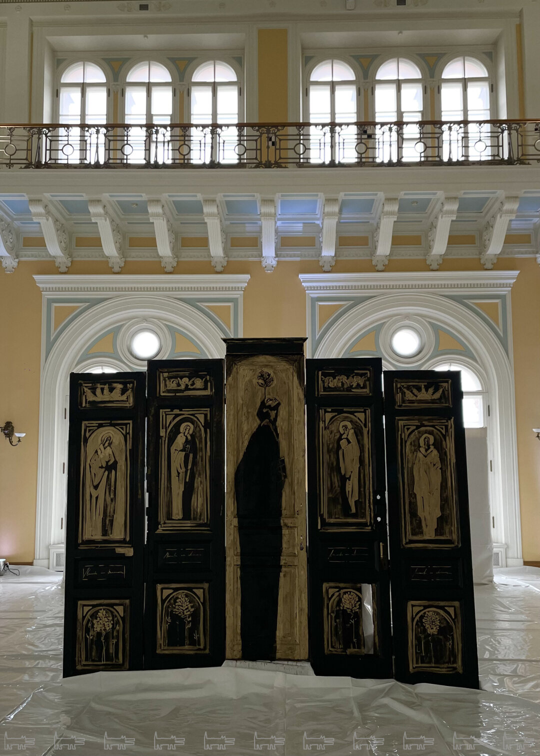 Инсталляция «Молитва как цветение» православной стрит-арт-художницы Ники Клёцки