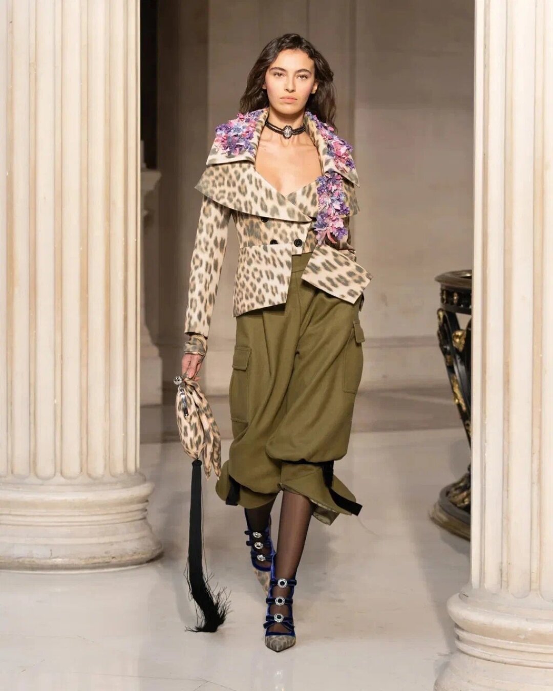 Расшитые лацканы Nina Ricci