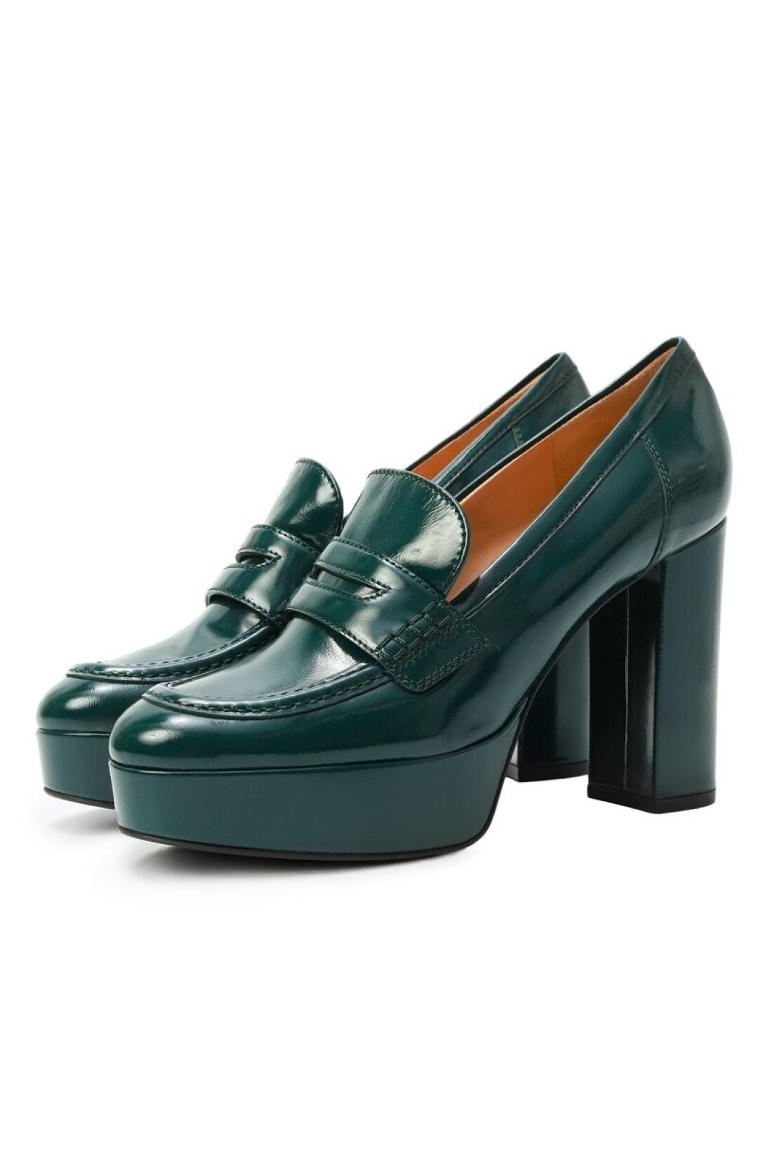Лоферы Gianvito Rossi, ДЛТ, 125 500 руб. Крейзи-лоферы — главный подиумный тренд года (доказано парами с кристаллами Bottega Veneta, круглой
