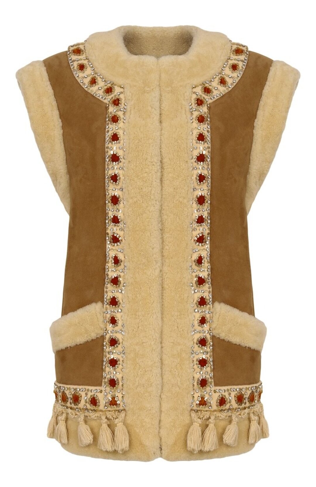 Valentino, ДЛТ, 1 715 000 руб. Для осенних луков в стиле бохо забираем эффектный жилет из овчины, украшенный кисточками и вышивкой из пайеток