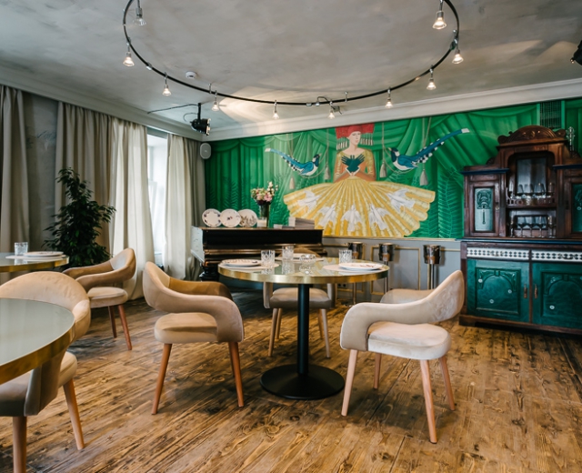 Кафе в театральном стиле. Кафе в театральном стиле. The repa санкт петербург. The repa санкт петербург. The repa санкт петербург.
