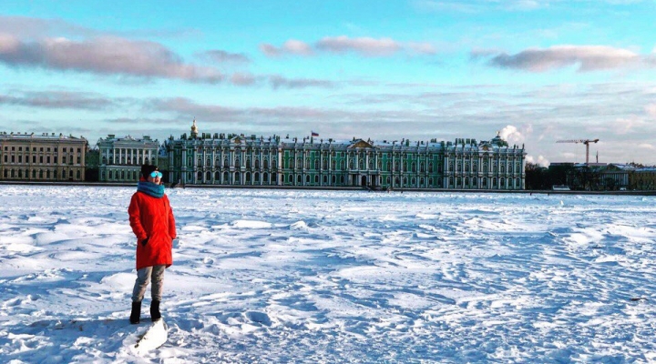 Это не экстрим, а удобный способ срезать путь»: зачем петербуржцы ходят и катаются на лыжах по льду рек | Sobaka.ru