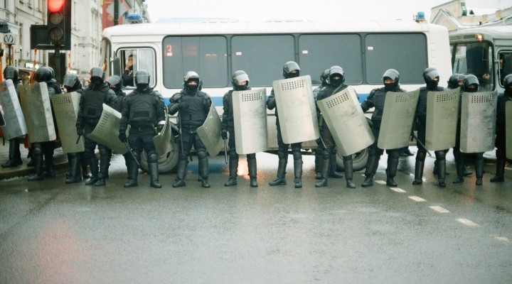 Аудармасы бар жетілген әйелдер порносын қараңыз Желіде ол саусағын ер адамның анусына тығып алған