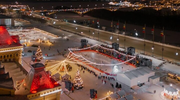 Новогодняя площадка и каток открылись на Нижегородской ярмарке 18.12.2022 Нижний