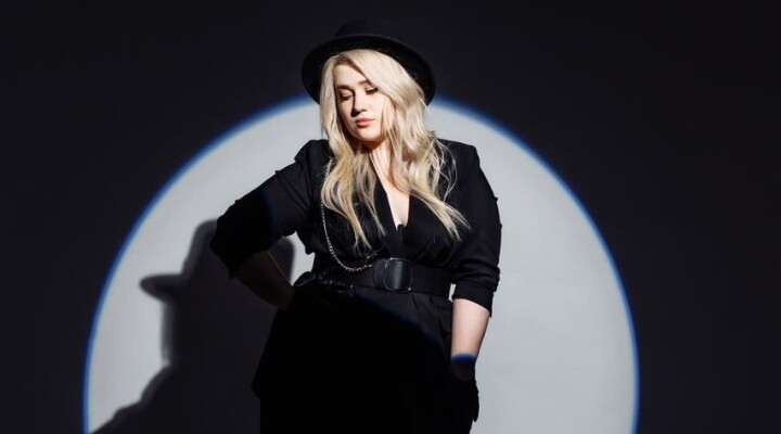 Үстіңгі және астыңғы жағы бөлек көйлек Үйдегі жеке секс