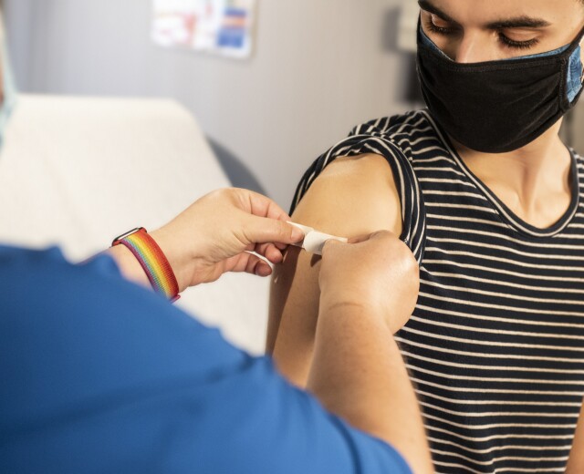 Более 180 пунктов вакцинации открыли в Нижнем