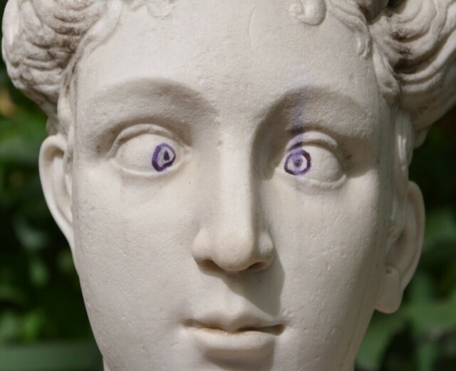 Нарисованные глаза на скульптуре Петронии Примы в Летнем саду стали поводом для возбуждения уголовного дела