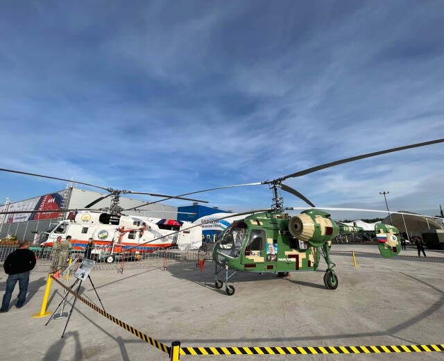 Вертолеты, вездеходы и ретроавтомобили: в Уфе проходит выставка техники