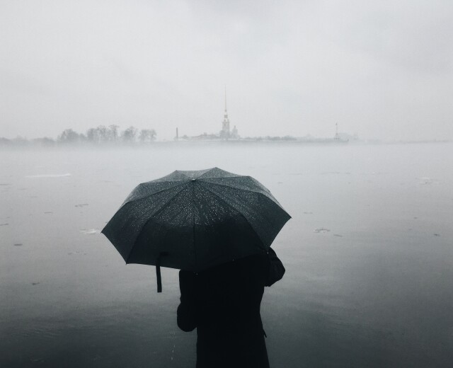 Аномальное тепло и шторм вечером: какой будет погода в Петербурге в субботу и воскресенье