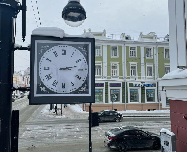 В Перми на Сибирской улице установили уличные часы
