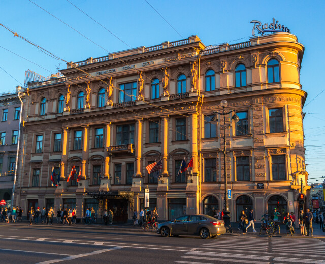 Российская АФК «Система» выкупит шесть отелей Park Inn в Петербурге у норвежской компании