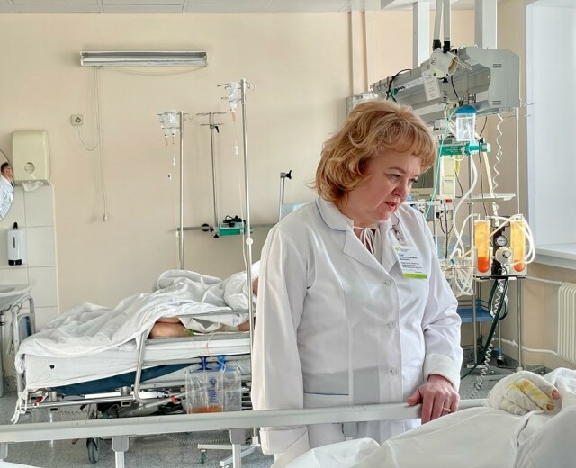 Новосибирские врачи оказывают помощь пострадавшим при ЧП на улице Линейной
