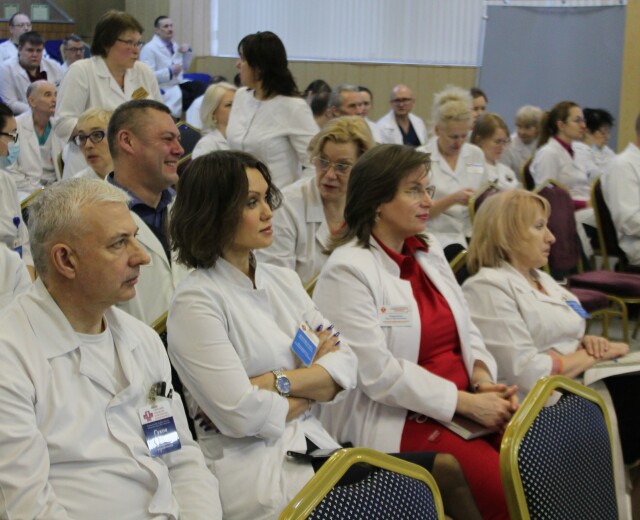Медики новосибирской Горбольницы получили награды губернатора