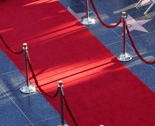 Красная ковровая дорожка — все! На «Оскаре» впервые с 1961 решили использовать другой цвет