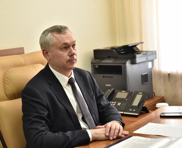 Губернатор Новосибирской области рассмотрел обращения жителей на личном приеме 