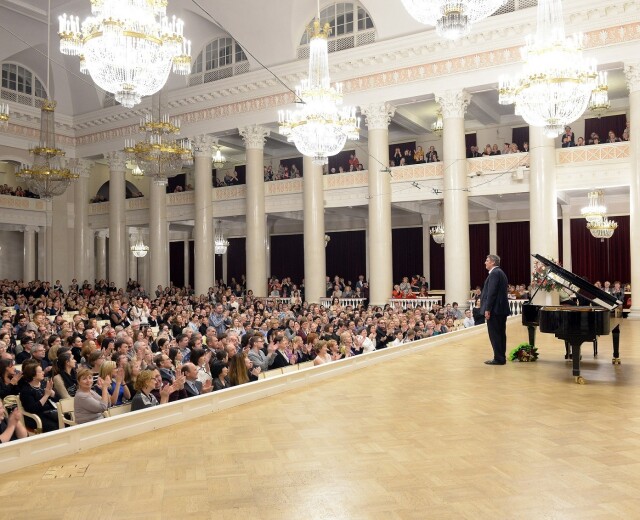 Один из самых востребованных пианистов мира Борис Березовский выступит в Петербургской филармонии