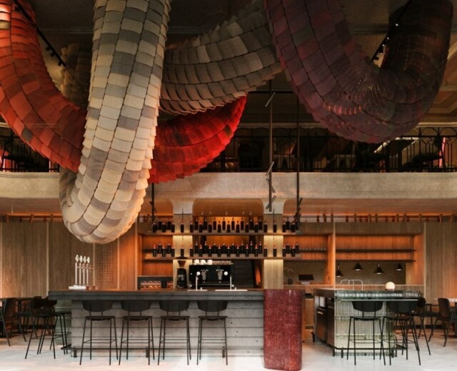 40-метровый дракон в Madе in China, новый бар (и шеф!) в «Кабаре ШУМ» и кафе от Андрея Перцева и команды Ognivo