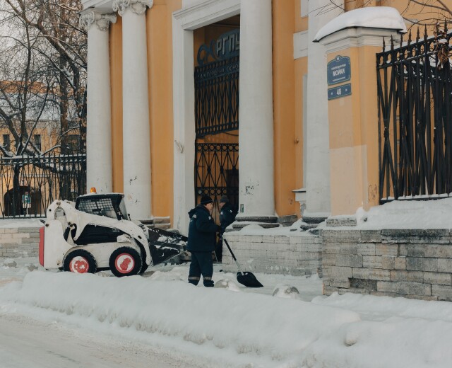 В Петербург появится единая система уборки улиц