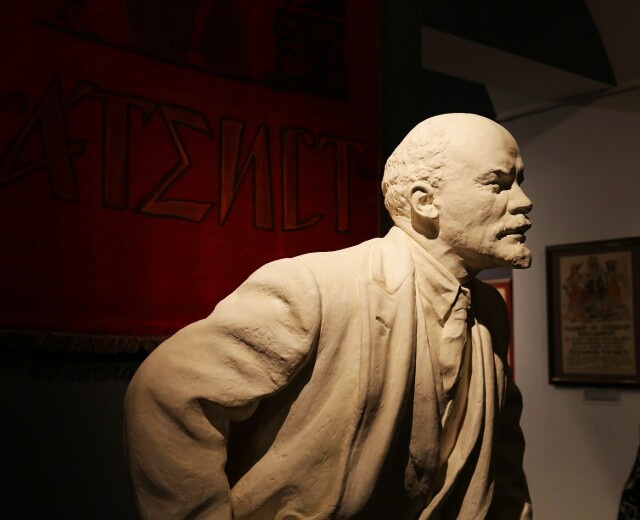 Выставка о жизни Ленина и его ликах в искусстве открывается в Музее истории религии