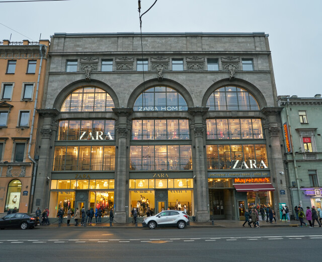 Смольный продаст историческое здание на Невском проспекте, где был магазин Zara