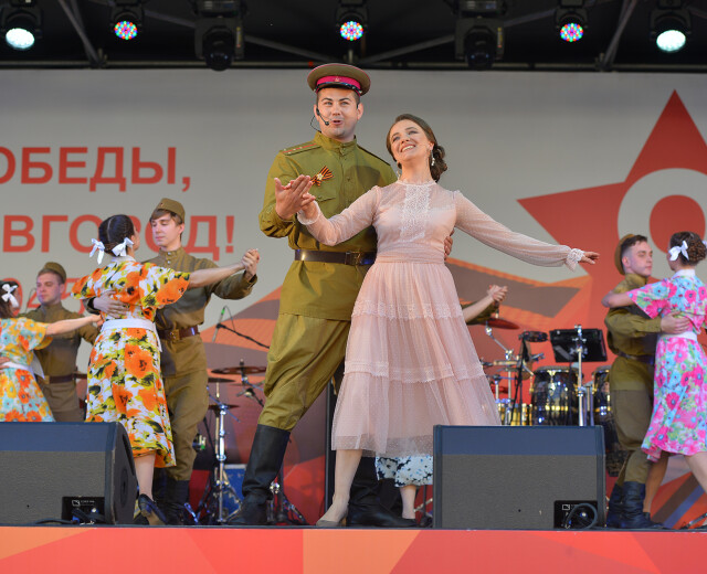 «Военные песни у Кремля»: Олешко, Ян, хоровой флэшмоб