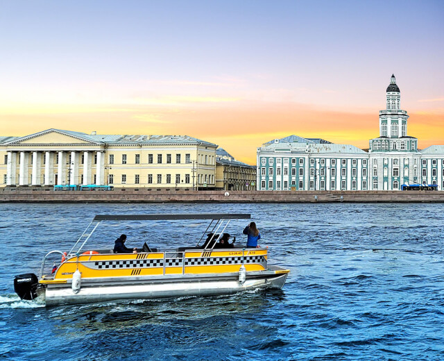 Эксперимент редакции: тестируем водное такси в Петербурге