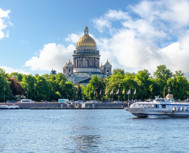 Жара и солнце: какой будет погода в Петербурге на выходных