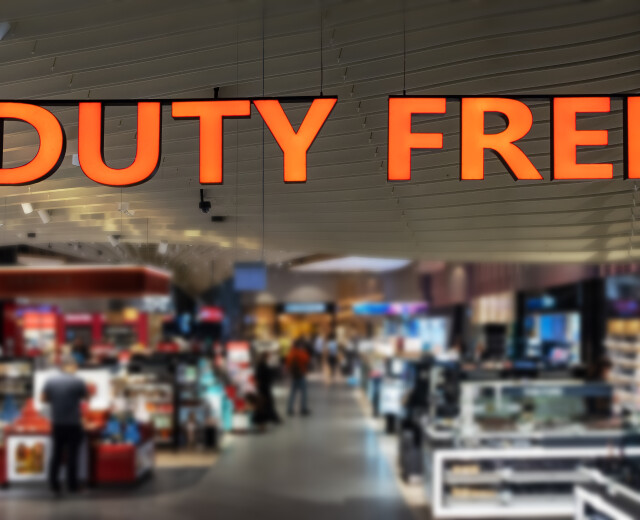 В Петербурге планируют открыть новые магазины duty free