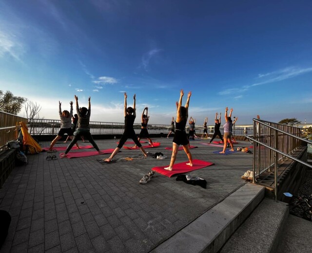 На набережной Перми будут проводить бесплатные тренировки по йоге, зумбе и ОФП