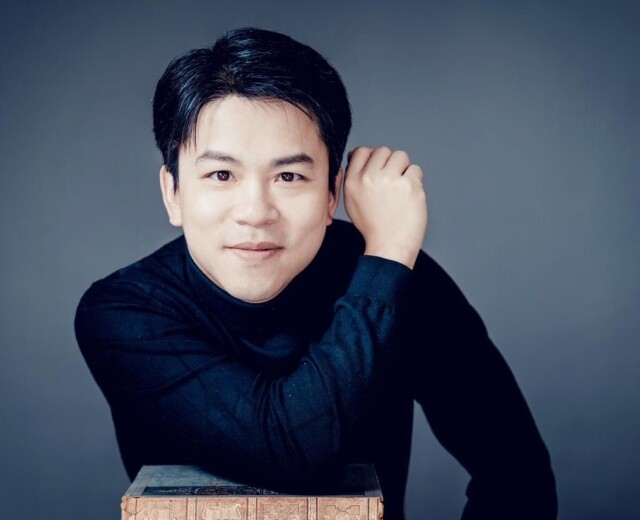 В Мариинском театре новый приглашенный дирижер — худрук Пекинского симфонического оркестра Хаожань Ли