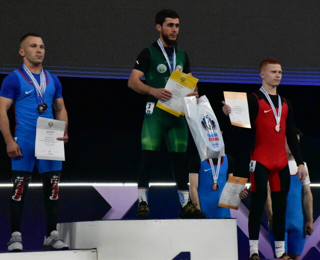 Новосибирский спортсмен завоевал три медали чемпионата России по тяжелой атлетике