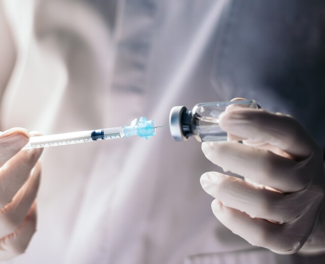 В этом году в России может стать доступна вакцина от рака толстой кишки