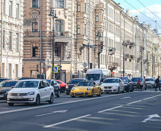 В Петербурге начали штрафовать за слишком громкие автомобили и мотоциклы
