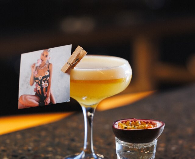 Смотреть онлайн порно әдемі қаншық алу трахается в жопу