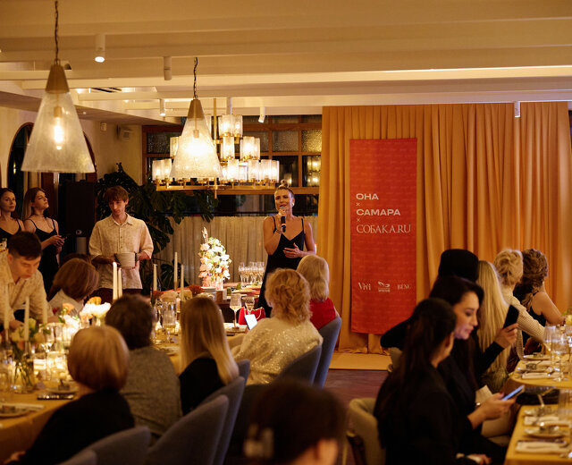 Батлер куннилингус позициясын қадағалаңыз Қыздың зәр шығарып жатқанын көрсетіңіз