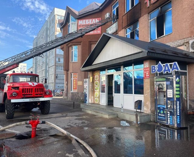 В Башкортостане при пожаре в торговом центре погибли 4 человека