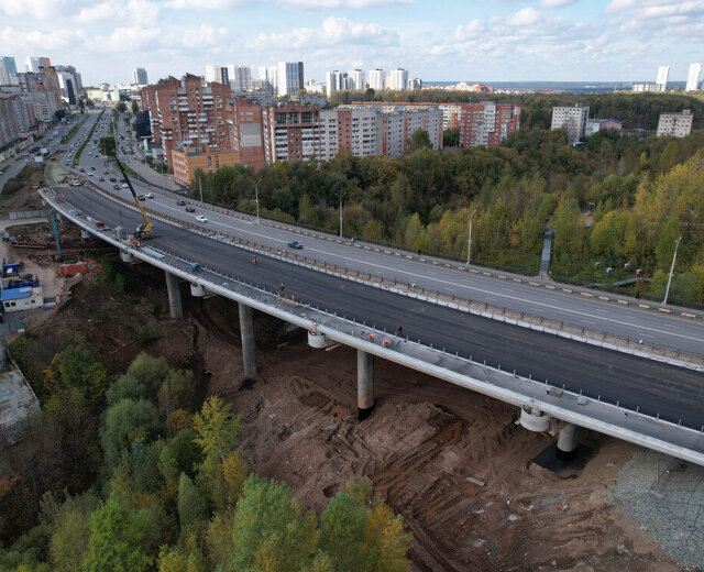 Вторую очередь Средней дамбы полностью заасфальтировали: ее готовятся открыть в октябре