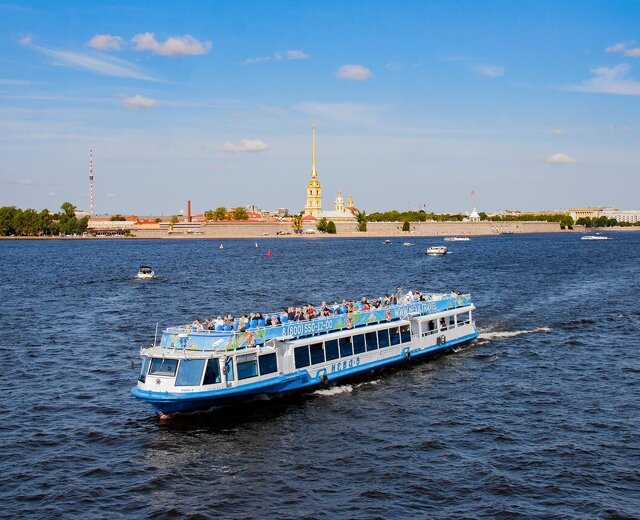 Летняя навигация завершается в Петербурге. Какие пристани закроются в октябре?